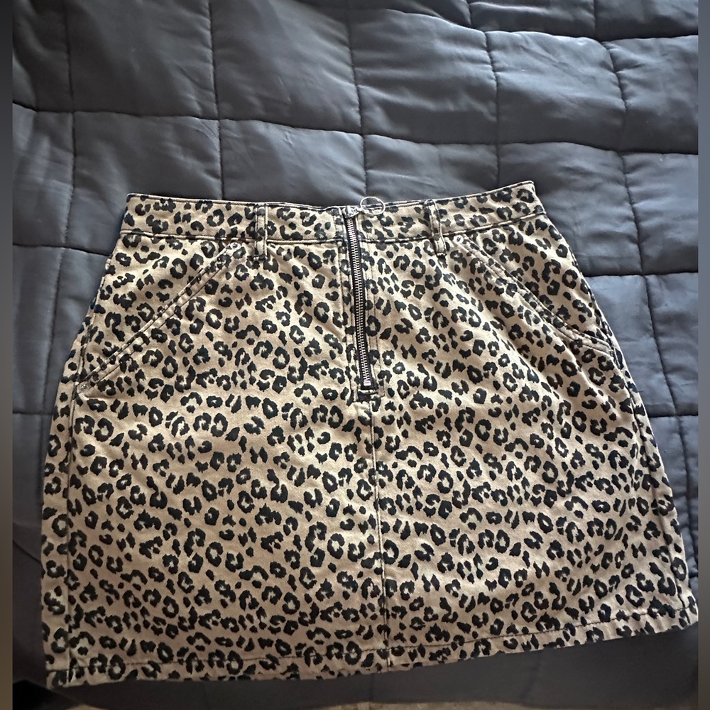 TOPSHOP Moto leopard mini skirt